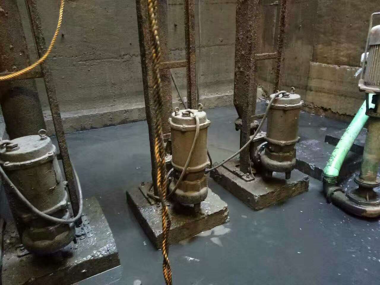 河东区街道污水池清理